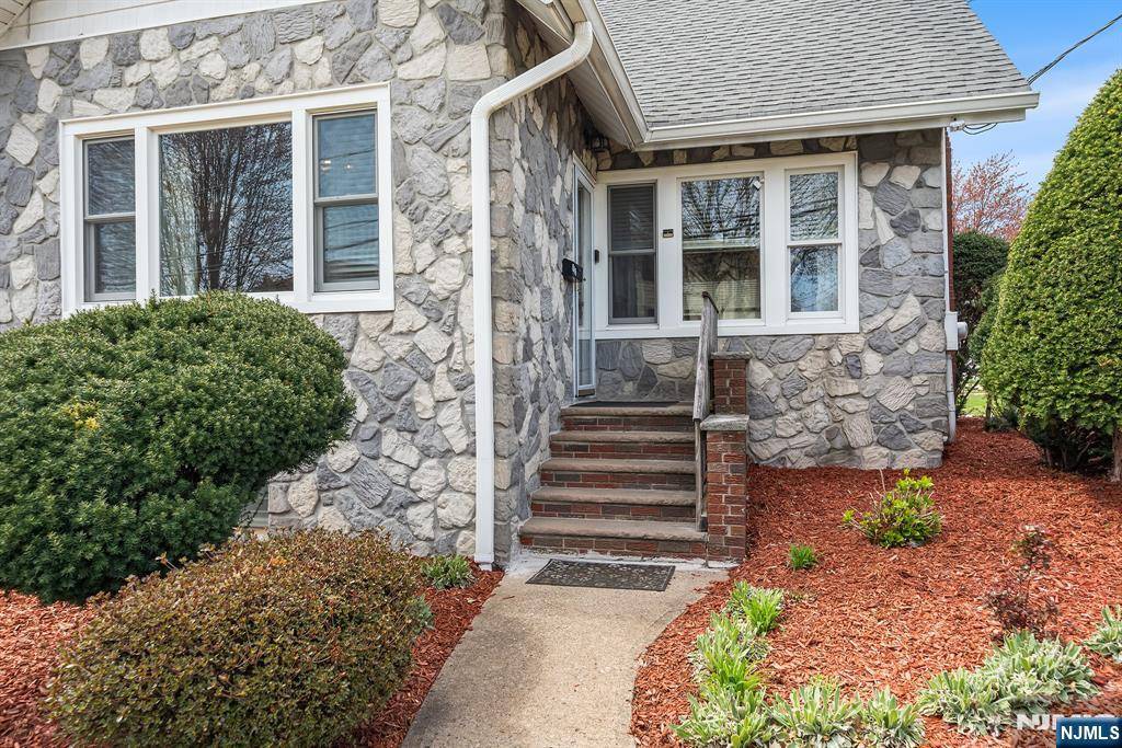 Lyndhurst, NJ 07071,121 Summit AVE