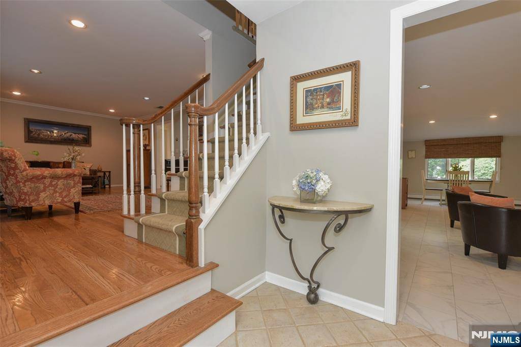 Wyckoff, NJ 07481,789 Charnwood DR