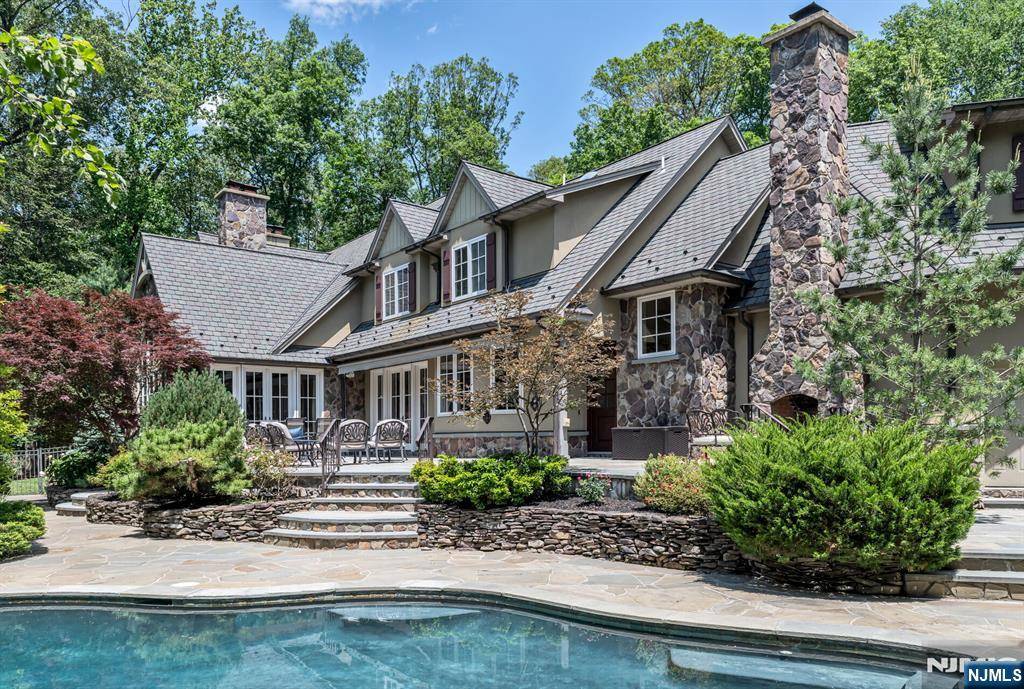 Upper Saddle River, NJ 07458,19 Ware RD