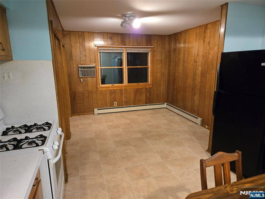Elmwood Park, NJ 07407,131 Palsa AVE