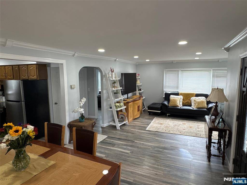 Totowa, NJ 07512,187 Grant AVE