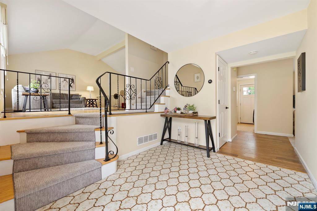 Par-troy Hills Twp., NJ 07054,30 Normandy DR