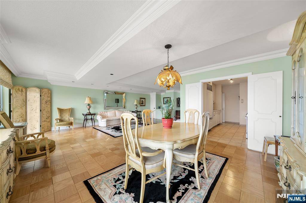 Fort Lee, NJ 07024,1530 Palisade AVE #8R