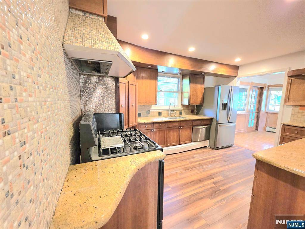 Cresskill, NJ 07626,293 Concord ST