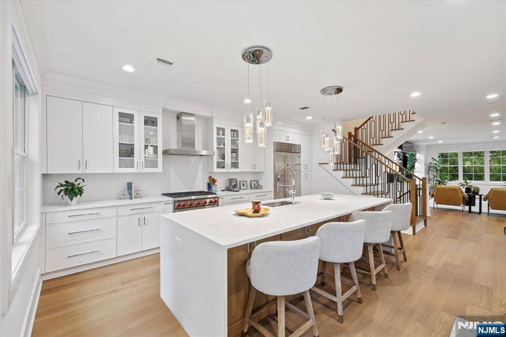 Haworth, NJ 07641,110 Mason CT #2H