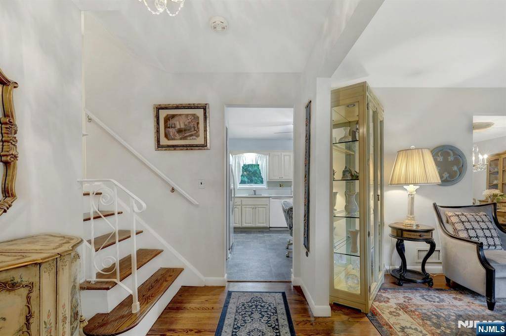 Ridgewood, NJ 07450,259 Burnside PL