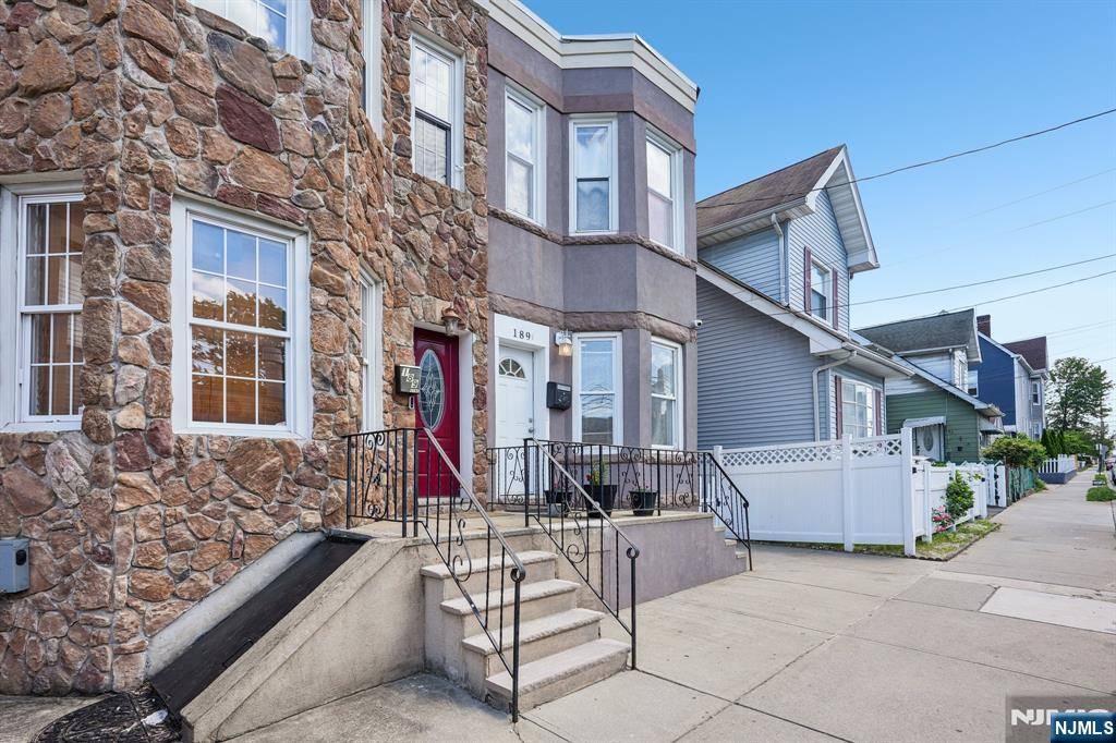 Passaic, NJ 07055,189 1/2 Howe AVE