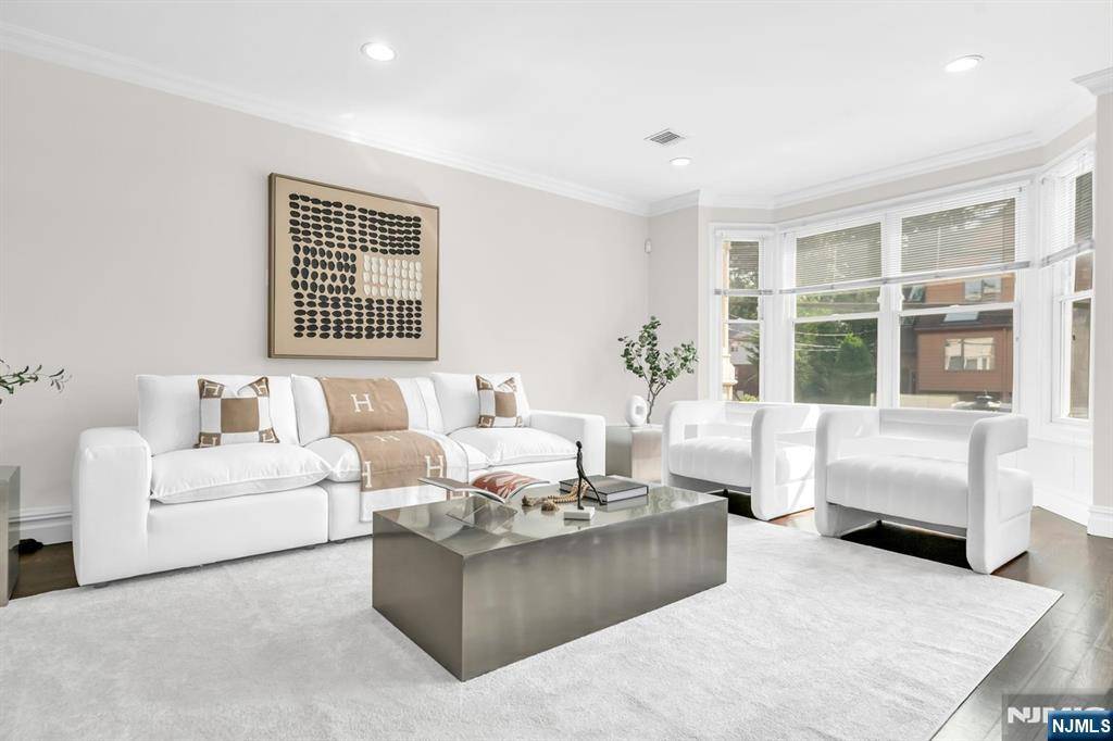 Fort Lee, NJ 07024,2175 Edwin AVE