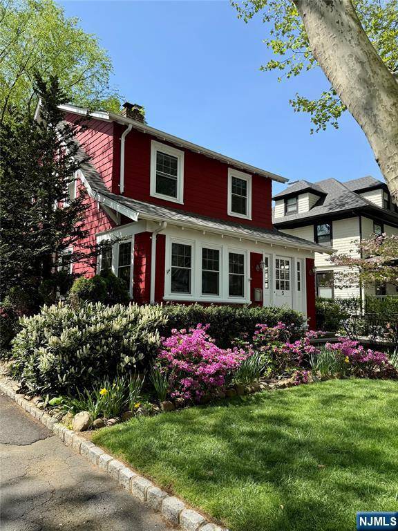 Glen Ridge, NJ 07028,5 Laurel PL
