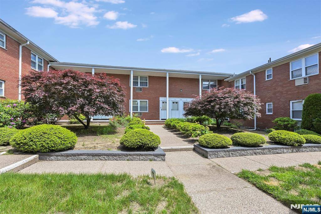 Wayne, NJ 07470,54 Knox TER #1A