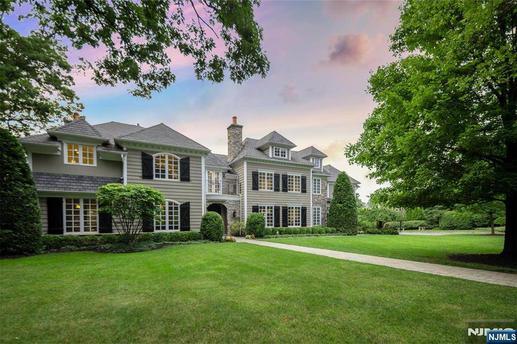 Millburn, NJ 07078,11 Hamilton RD