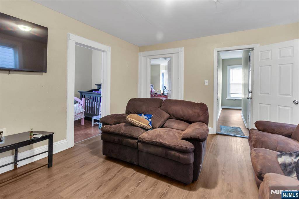 Newark, NJ 07103,145 Fairmount AVE