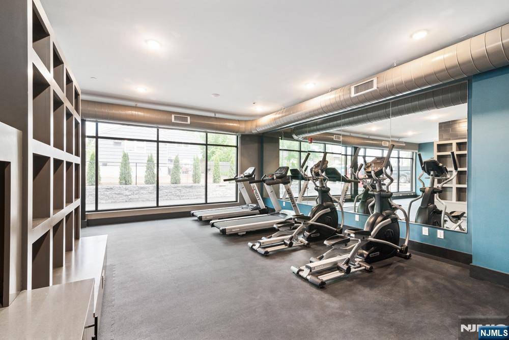 Bergenfield, NJ 07621,15 W Johnson AVE #104