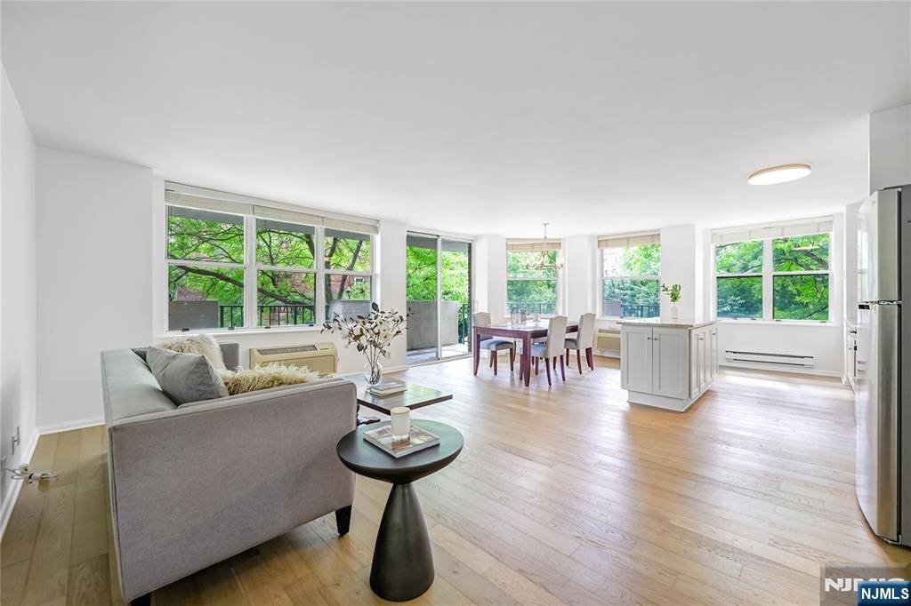 Edgewater, NJ 07020,100 Grand Cove WAY #2D