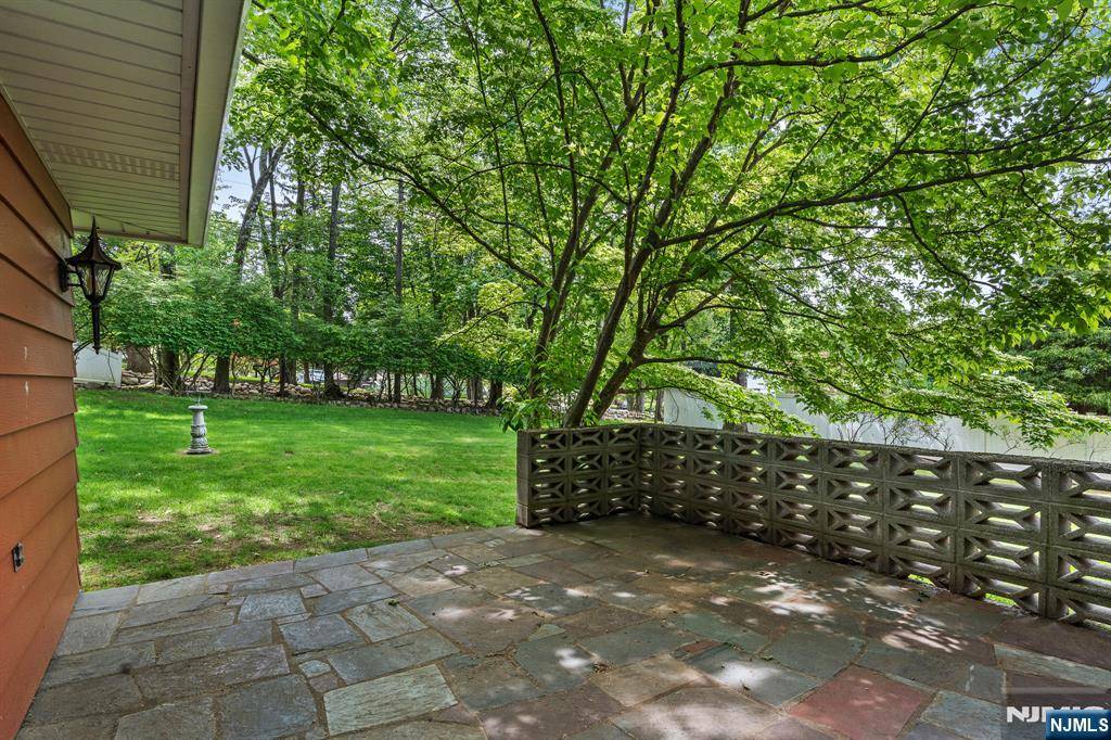 Hillsdale, NJ 07642,15 Strawberry Hill RD