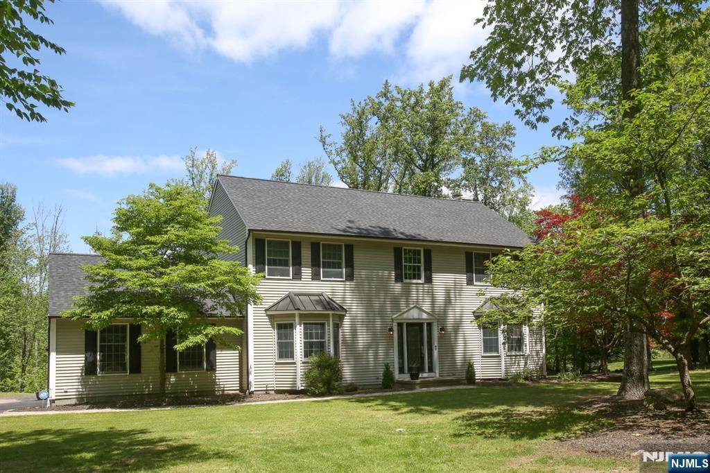 Rockaway Township, NJ 07866,253 Old Beach Glen RD