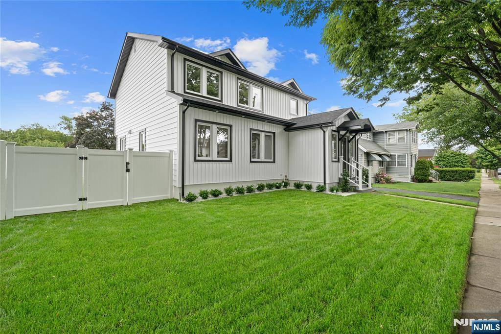 Fair Lawn, NJ 07410,25 Albert