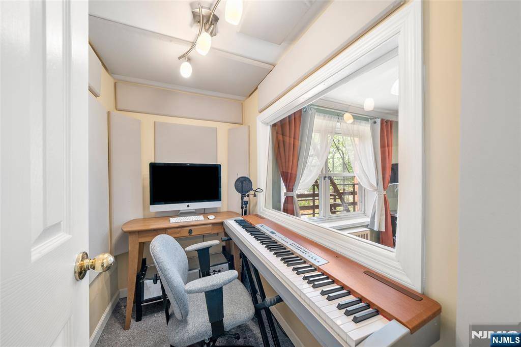 Fort Lee, NJ 07024,2340 Linwood AVE #3F