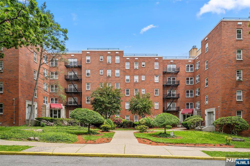 Fort Lee, NJ 07024,2340 Linwood AVE #3F