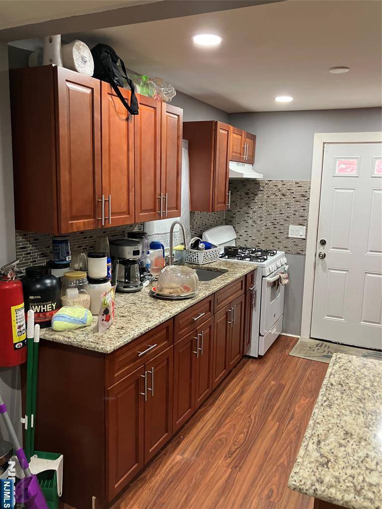 Orange, NJ 07050,53 Glenwood AVE