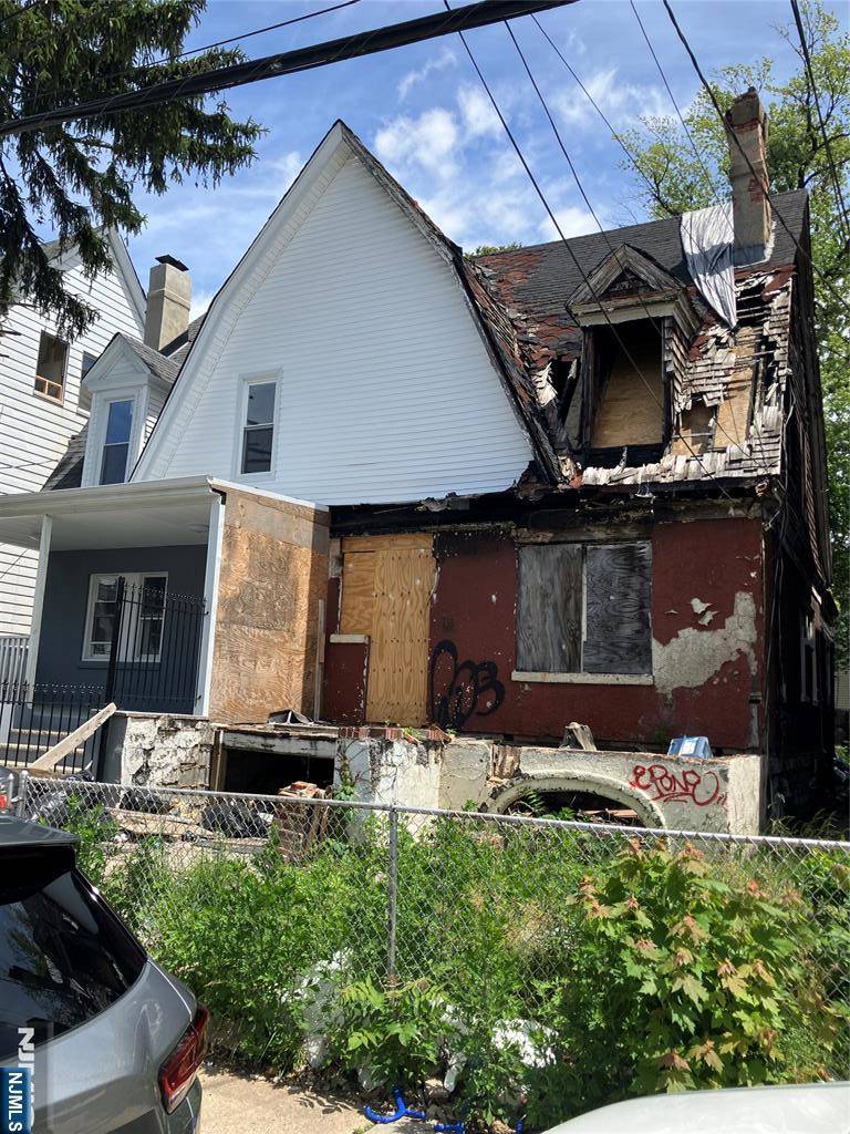 Newark, NJ 07107,161 12th ST