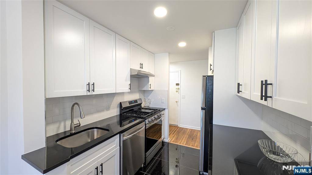 Clifton, NJ 07013,605 Grove ST #G5