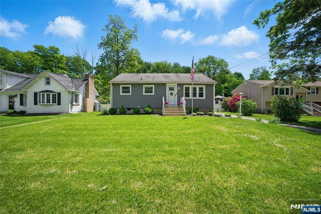 Denville Township, NJ 07834,22 Beaver Brook LN