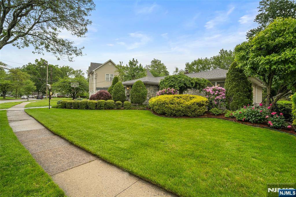 River Edge, NJ 07661,252 Oak AVE