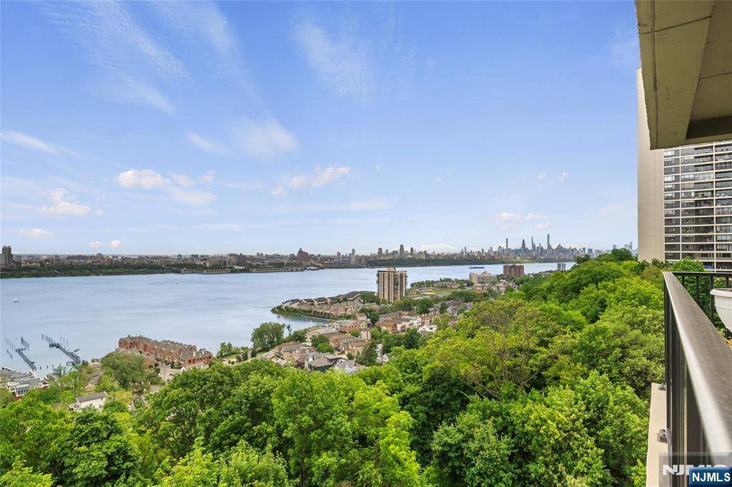 Fort Lee, NJ 07024,3 Horizon #801