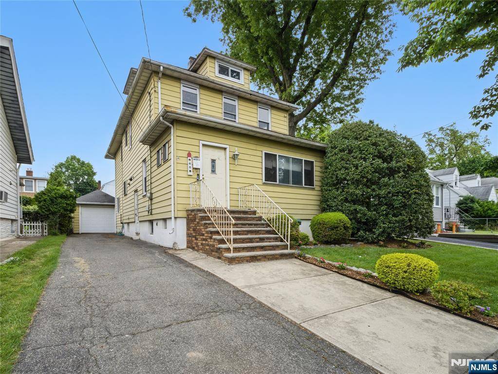 Ridgefield, NJ 07657,685 Maple AVE
