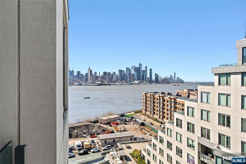 West New York, NJ 07093,9 Ave At Port Imperial #1111