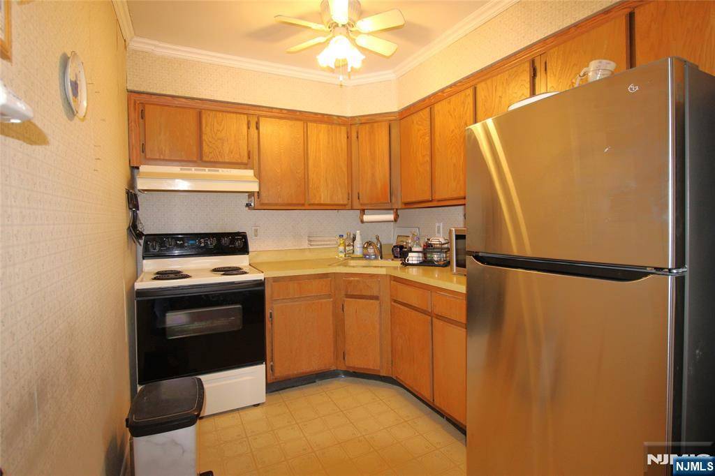 Secaucus, NJ 07094,729 10th ST #3D