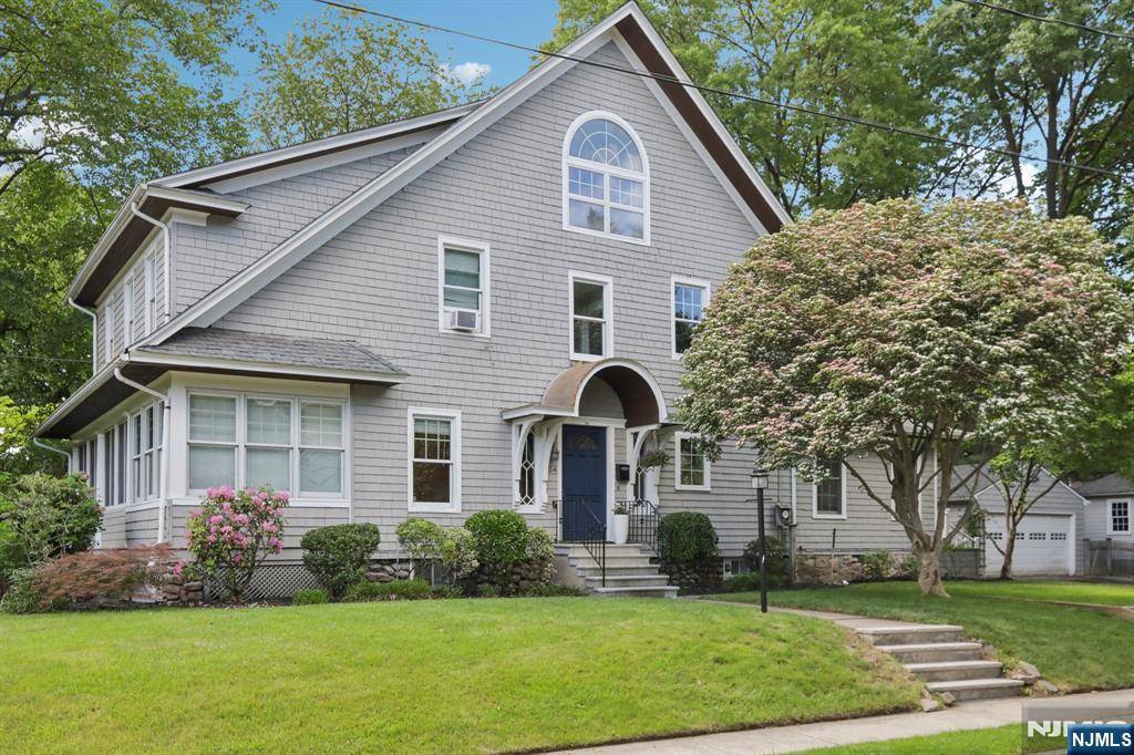 Ridgewood, NJ 07450,104 Hampton PL