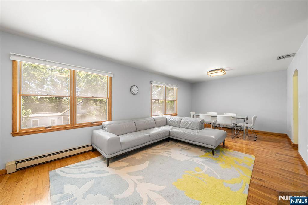 Cresskill, NJ 07626,67 Short PL