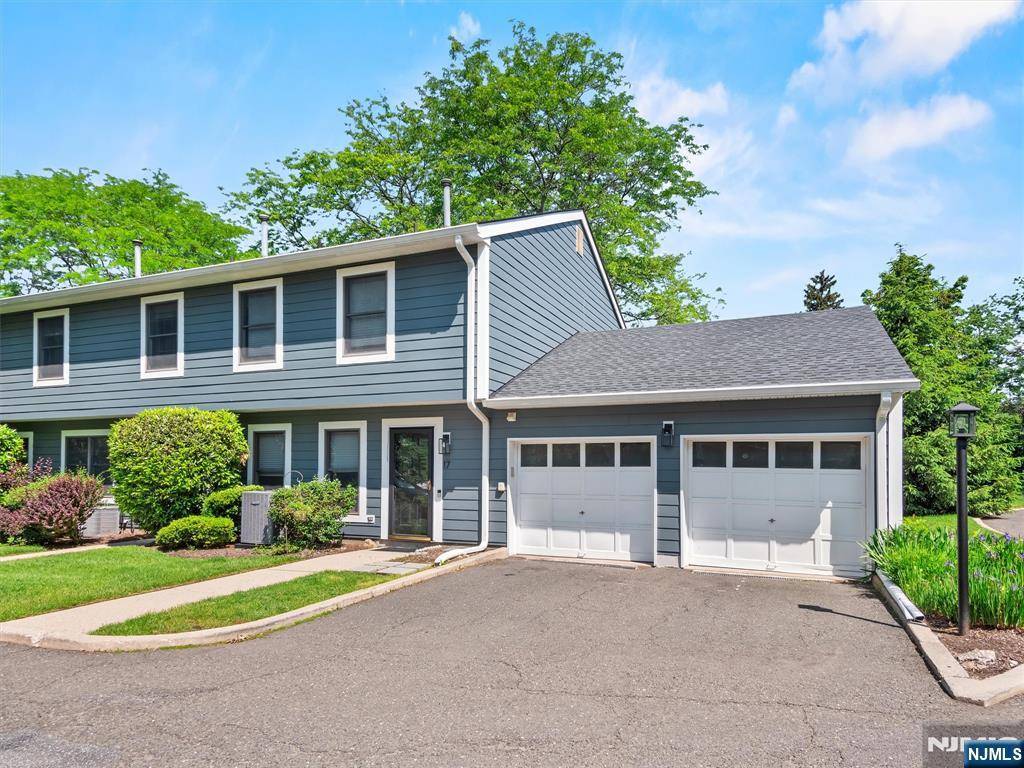 Ramsey, NJ 07446,17 Briarwood CT #A