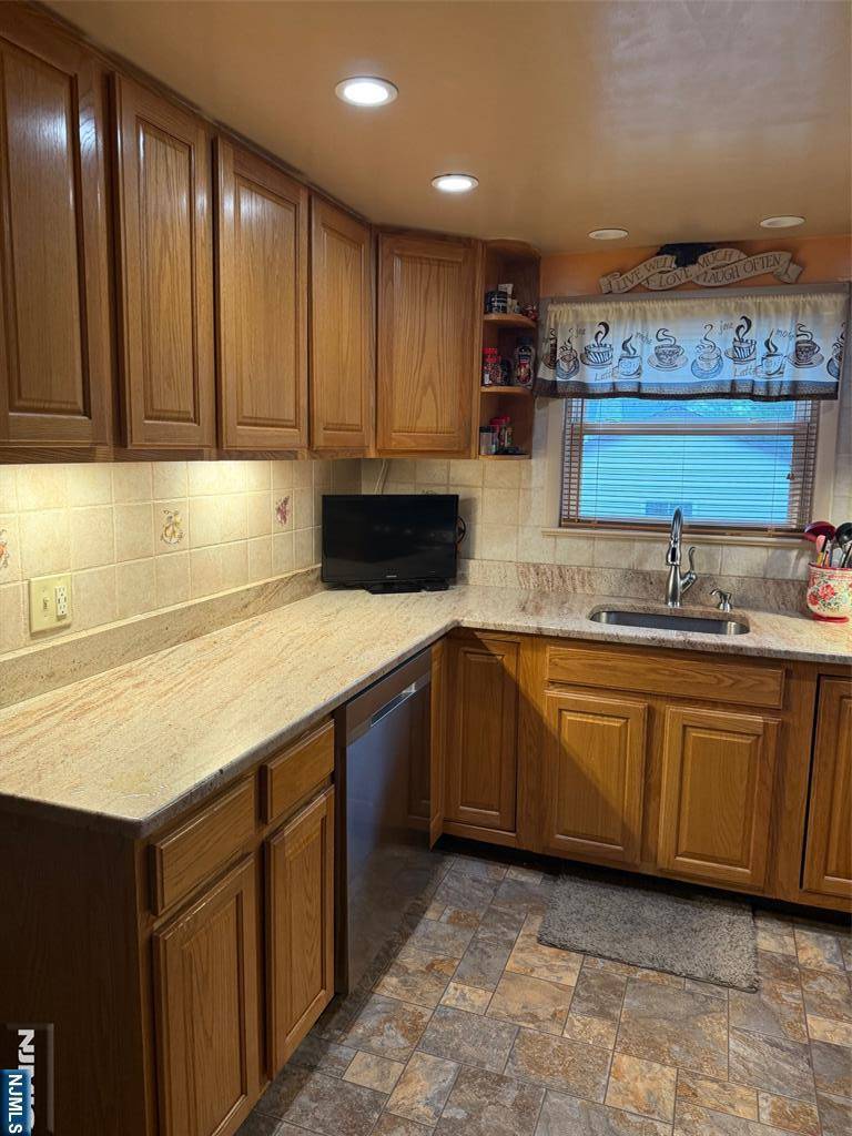 Wood Ridge, NJ 07075,431 Sussex RD
