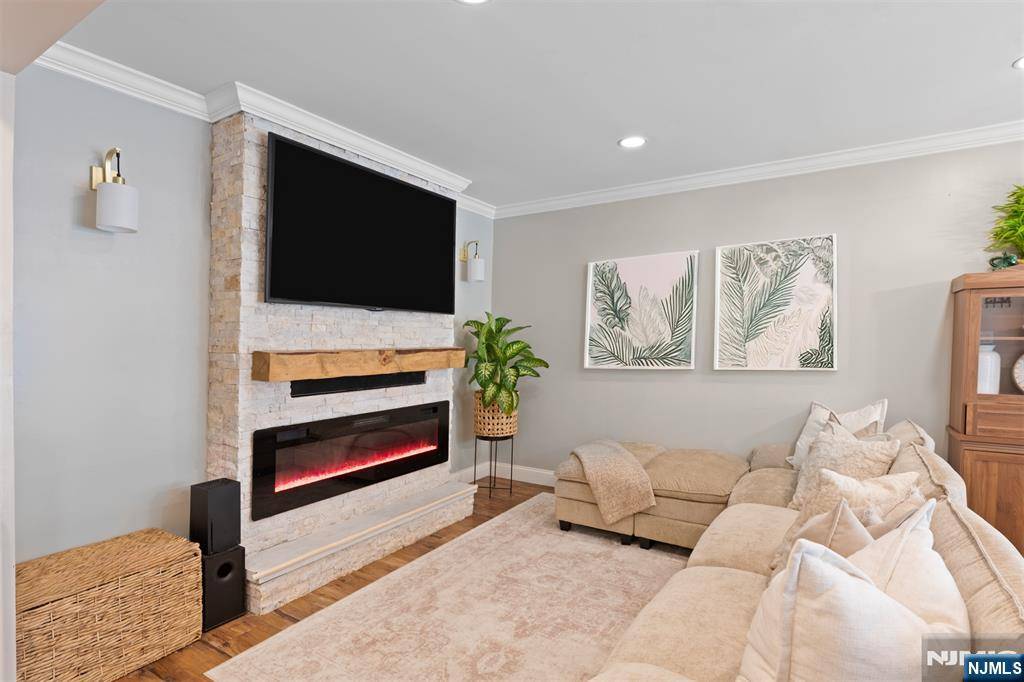 Ridgefield Park, NJ 07660,19 Gordon ST