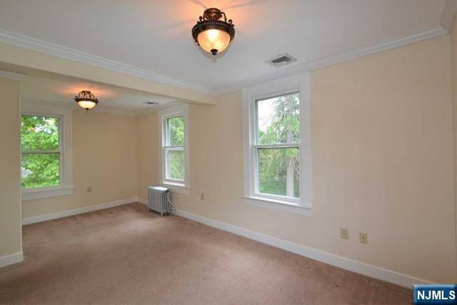 Park Ridge, NJ 07656,104 North AVE #2nd fl