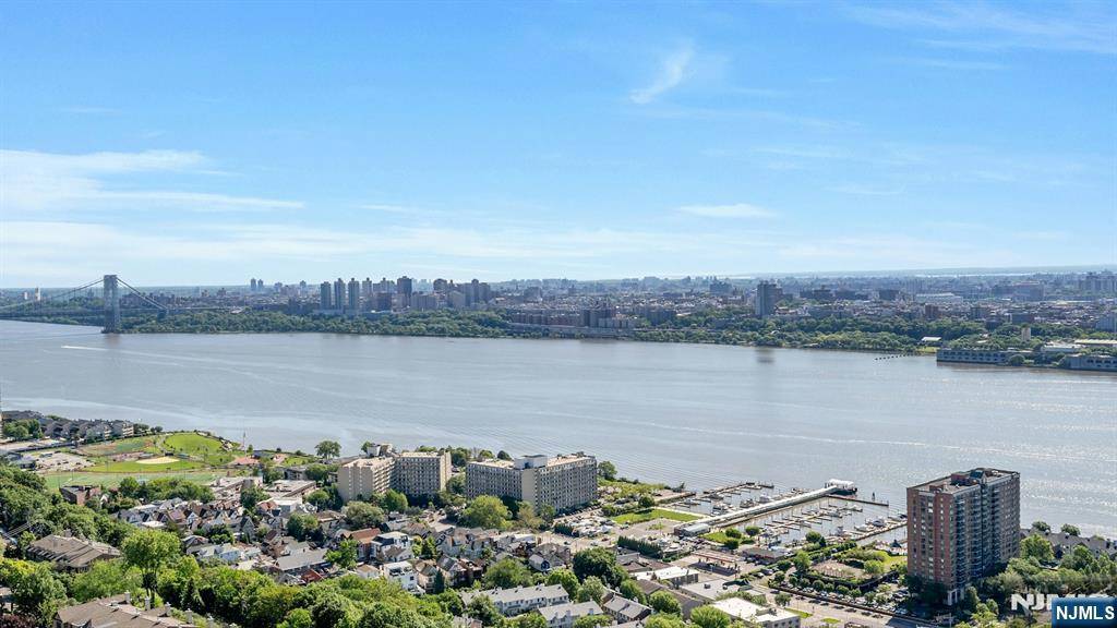 Cliffside Park, NJ 07010,200 Winston #2912