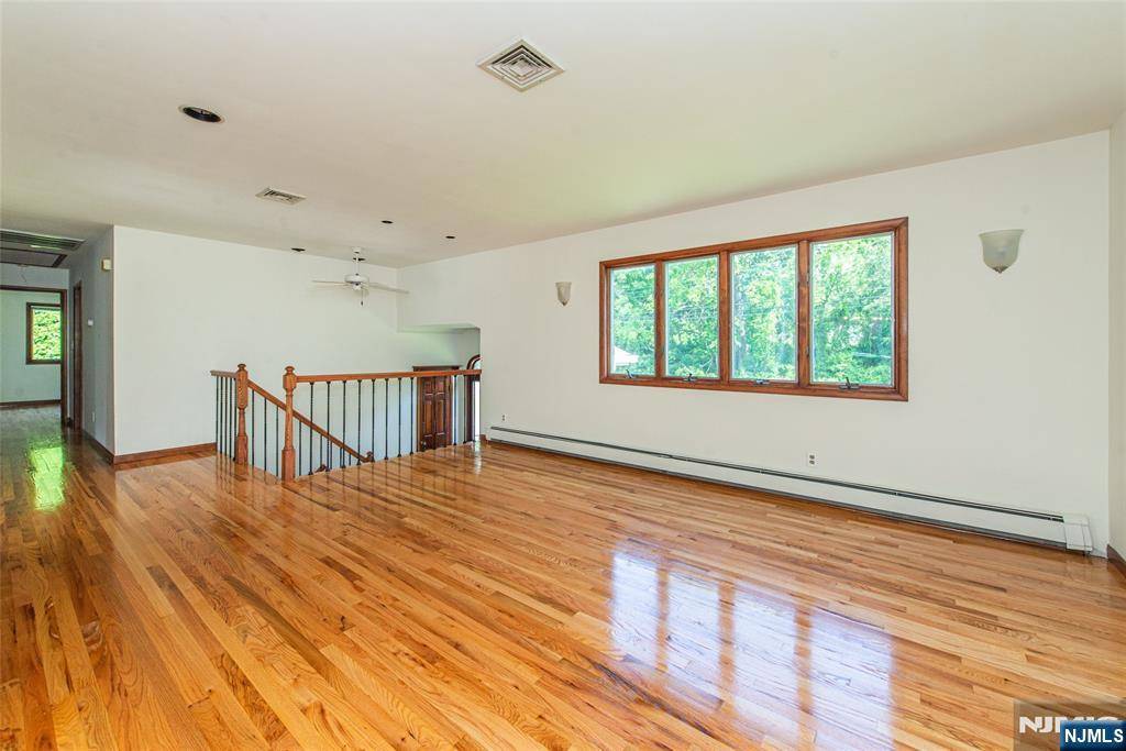 Montville Township, NJ 07082,36 Bellows LN