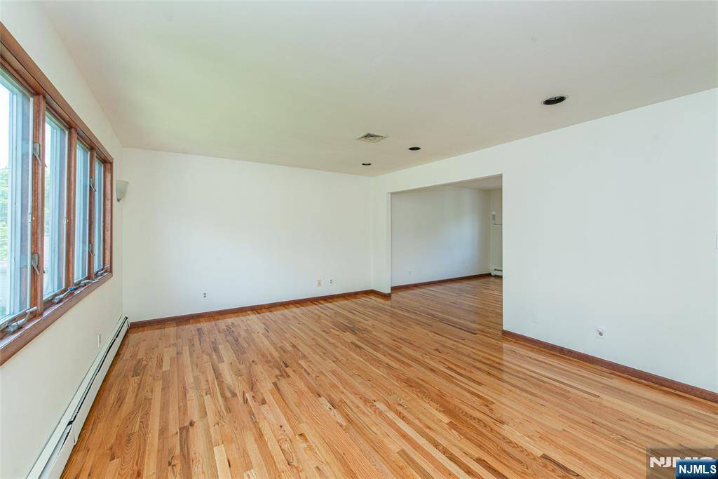 Montville Township, NJ 07082,36 Bellows LN