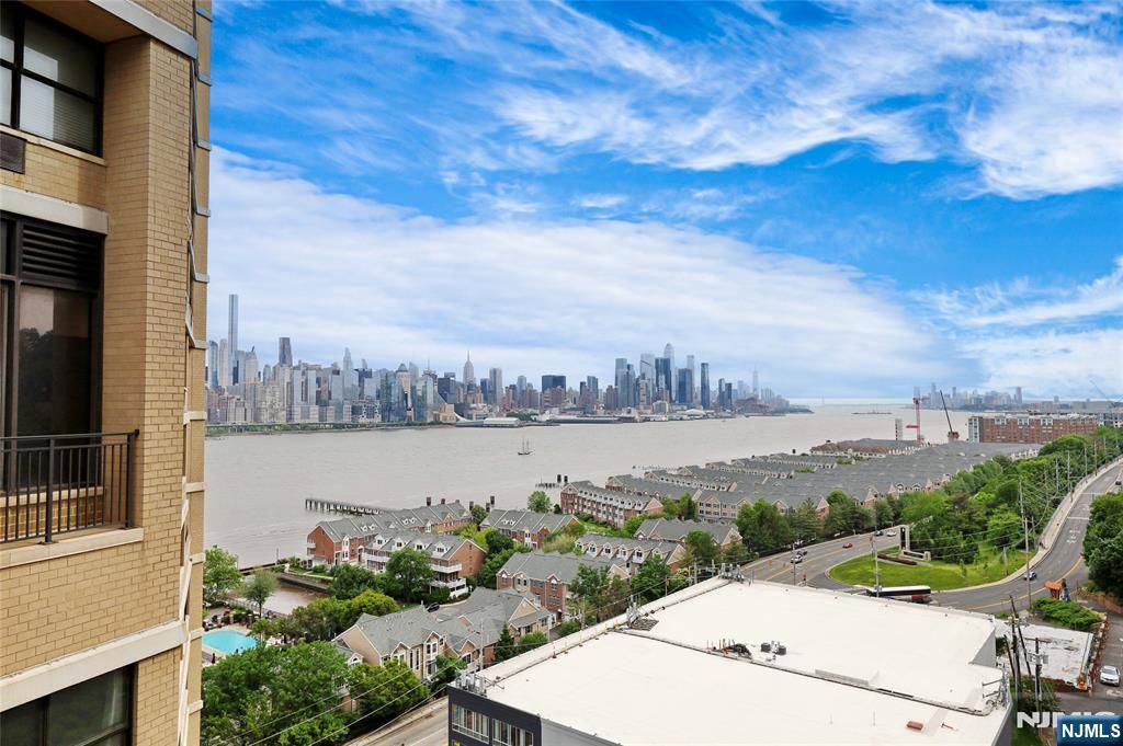 Guttenberg, NJ 07093,7002 Boulevard East #15p