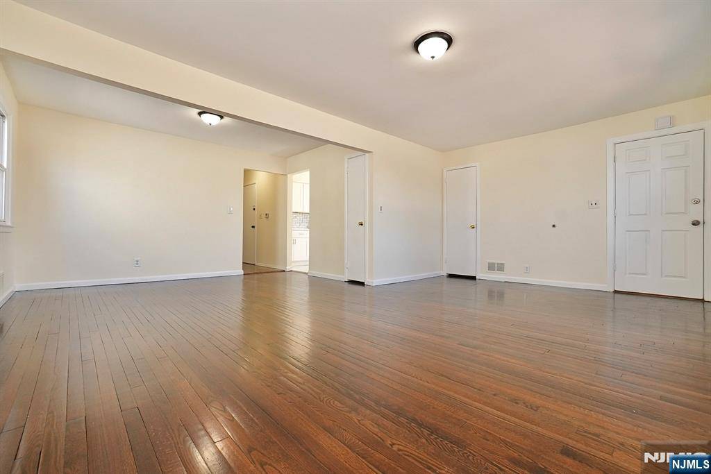 Newark, NJ 07112,420-422 Fabyan PL