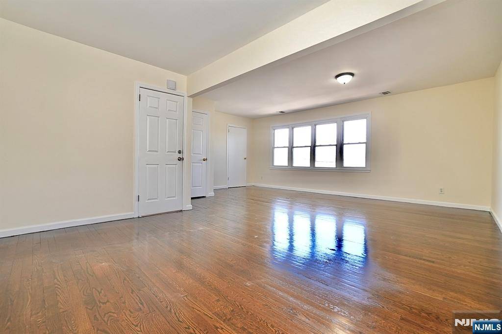 Newark, NJ 07112,420-422 Fabyan PL