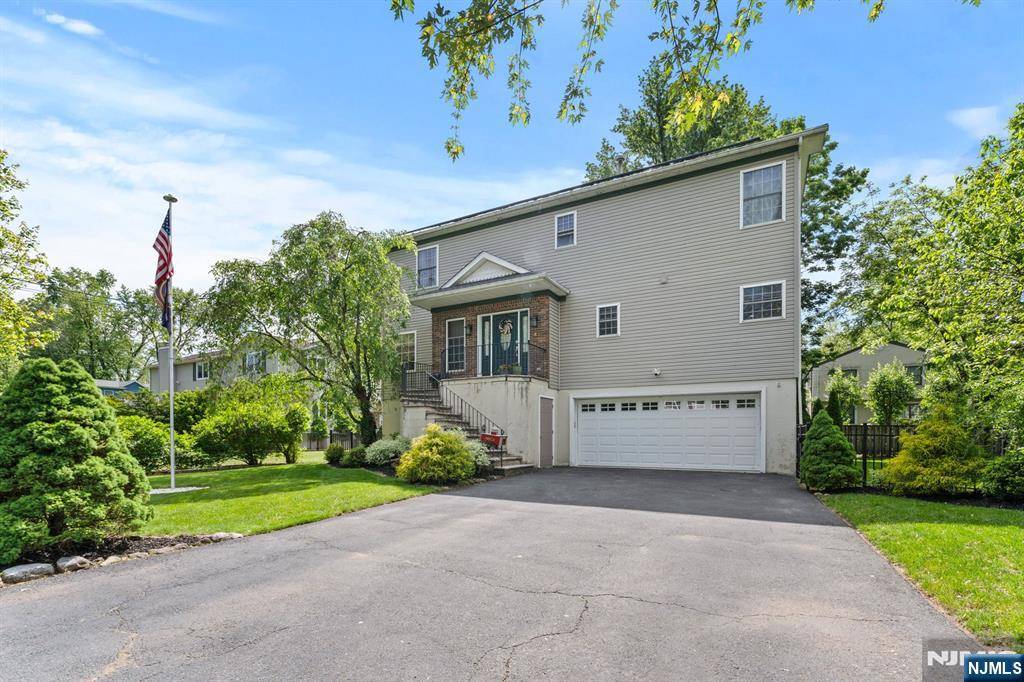 Hillsdale, NJ 07642,41 Sycamore AVE