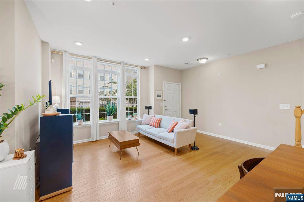 Wood Ridge, NJ 07075,5 Wesmont DR