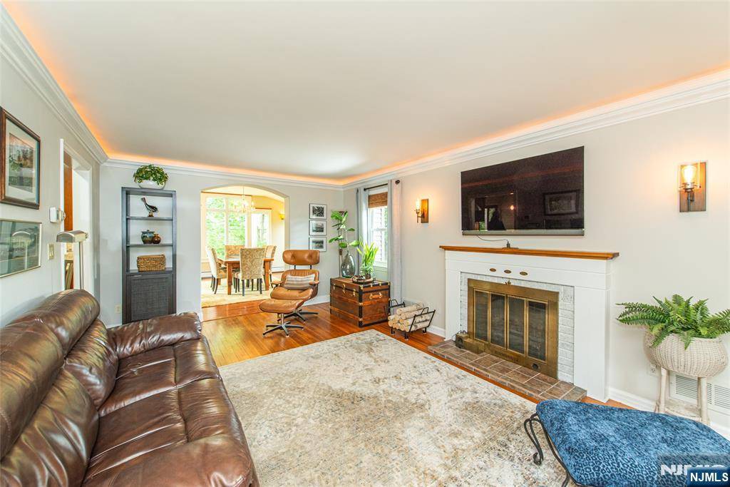 Wayne, NJ 07470,197 Oakwood DR