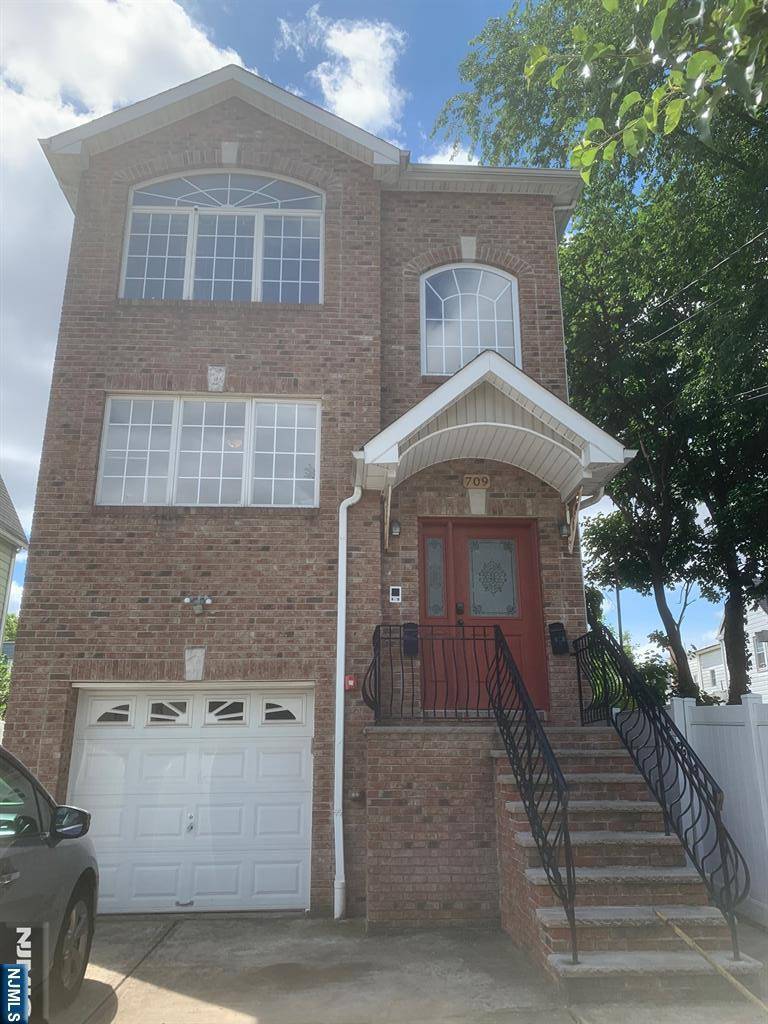 Harrison, NJ 07029,709 Jersey ST #2