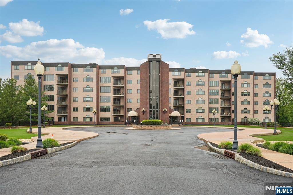 Wayne, NJ 07470,1360 Hamburg TPKE #702