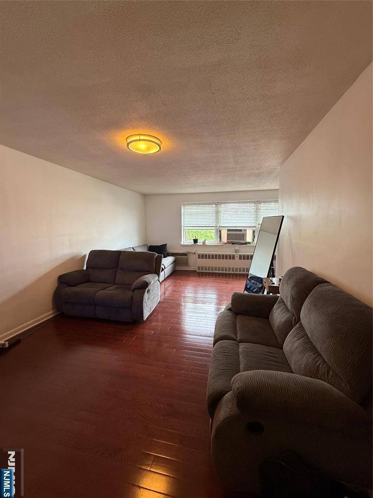 Nutley, NJ 07110,6-12 Hillside AVE
